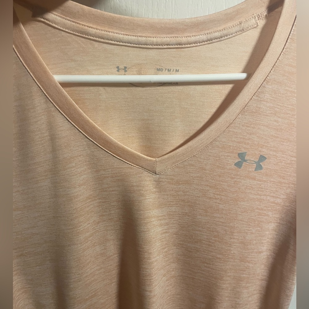 Under Armour Women's Heather Peach V-Neck Lightweight Heat Gear Loose Fit Top, M - Picture 7 of 9
